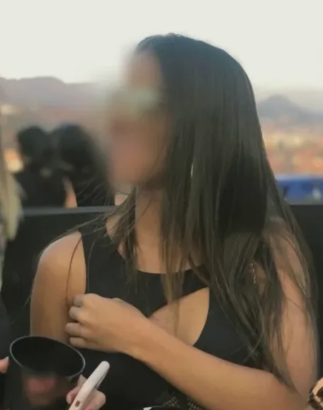 Elif, 23