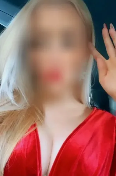 Julia, 36