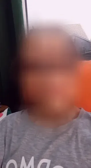 Julia, 27