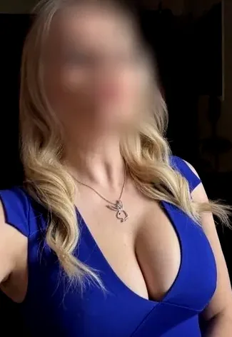 Juliane, 36