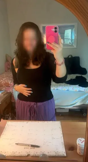 Klara, 27