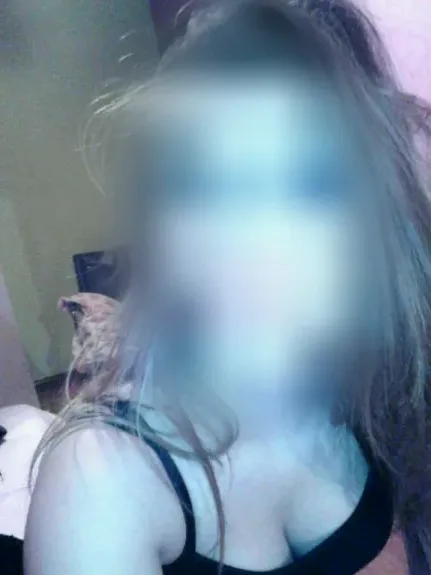 Lucia, 25