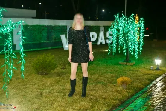 Nina, 32