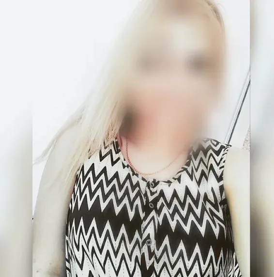 Özlem, 29
