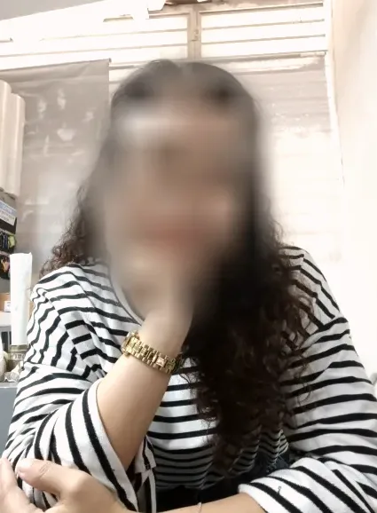 Sandra, 31
