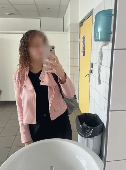 Vivien, 20
